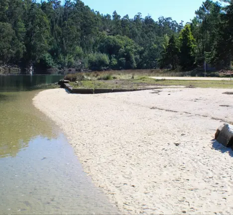 P&eacute; de foto - A praia de A Xunqueira &eacute; un dos espazos polos que o concello recibiu queixas por parte das administraci&oacute;ns